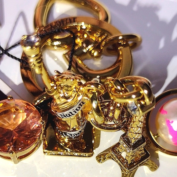 Juicy Couture LG Charm Depicting the Eiffel🗼Lady Liberty 🌍Globe Spins NWT - Picture 13 of 14